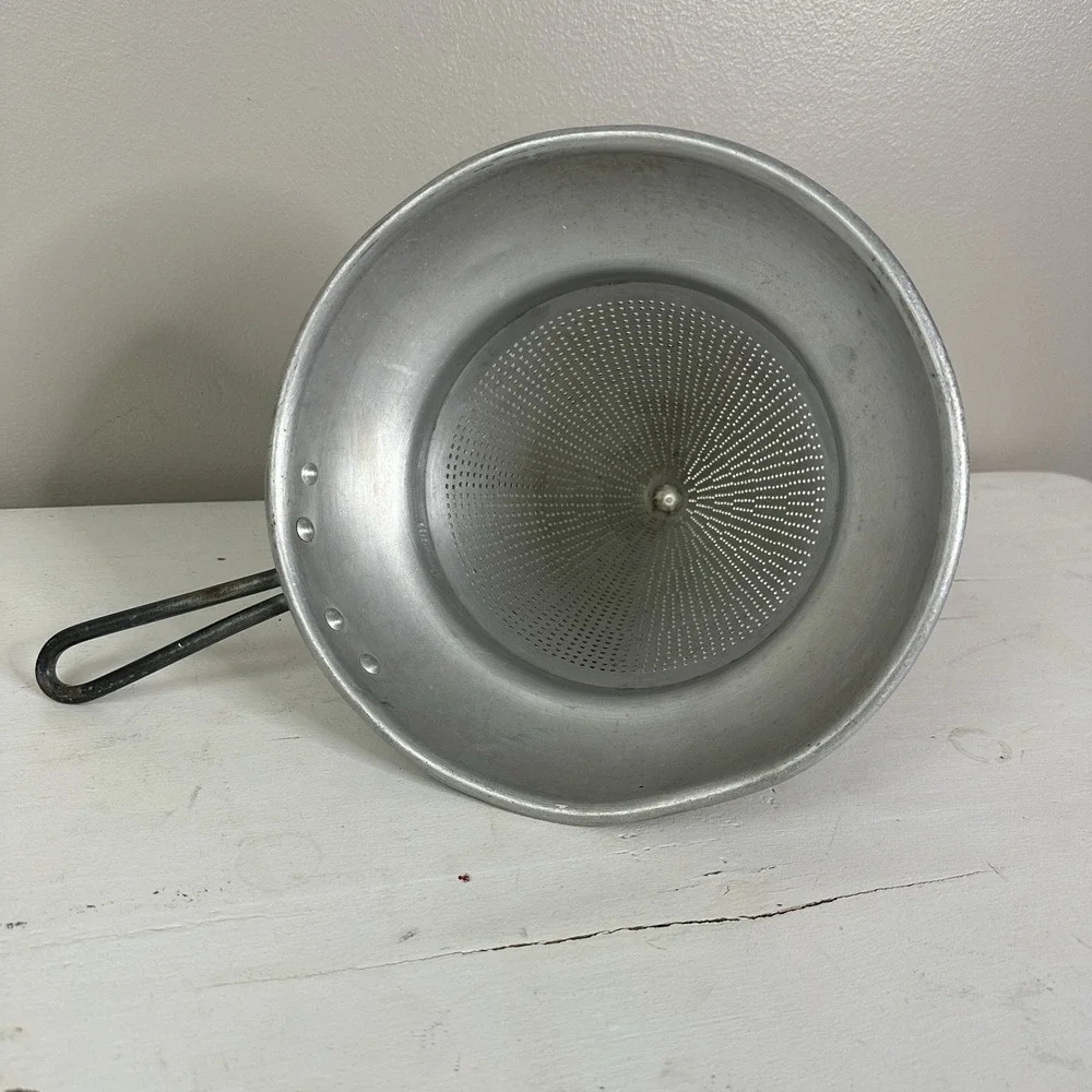 Vintage 50's NO462 USA Wearever Aluminum Cone Sieve Colander Strainer (no stand)
